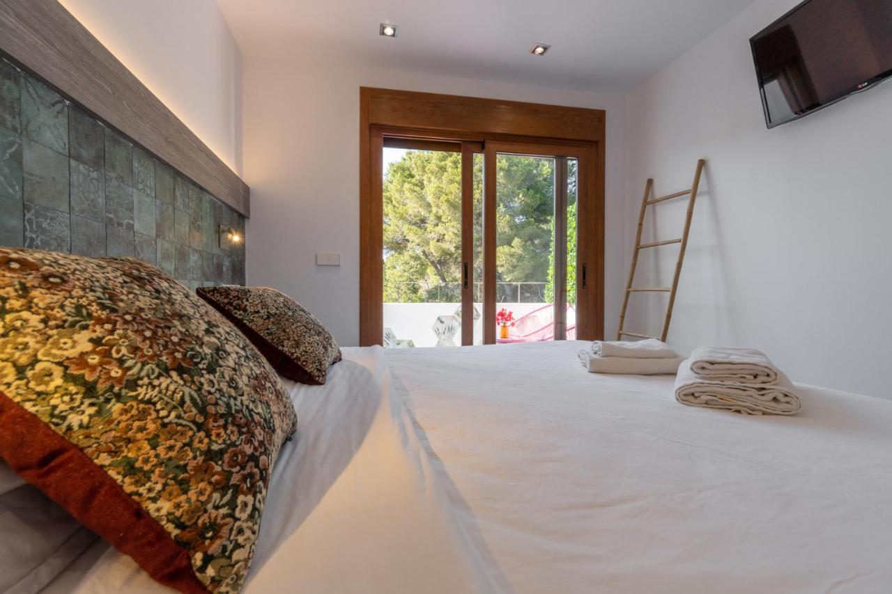 Hostal Restaurante Pou Des Lleo Sant Carles de Peralta Exteriér fotografie