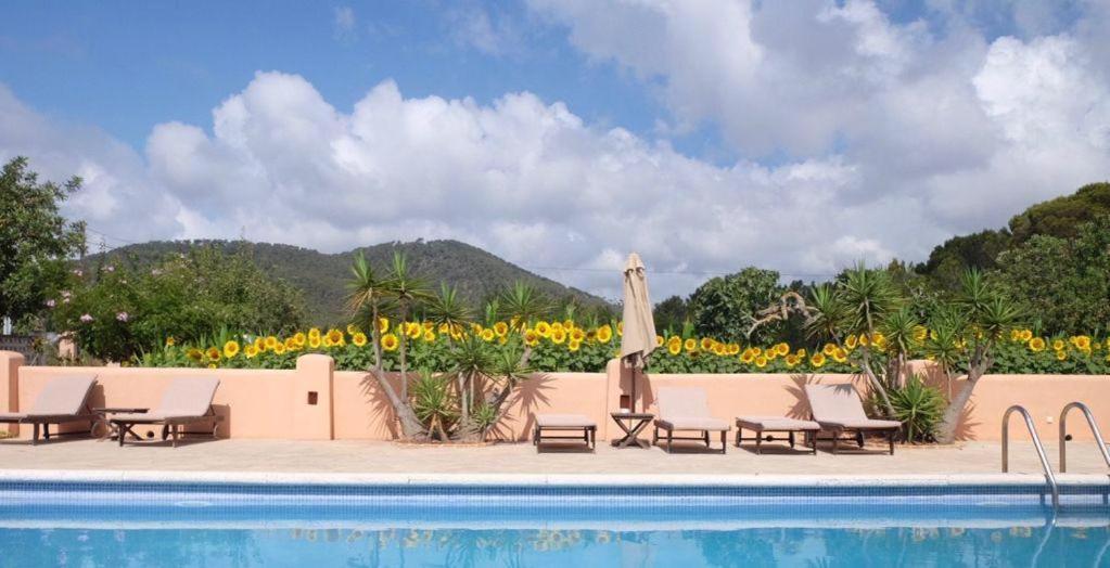 Hostal Restaurante Pou Des Lleo Sant Carles de Peralta Exteriér fotografie