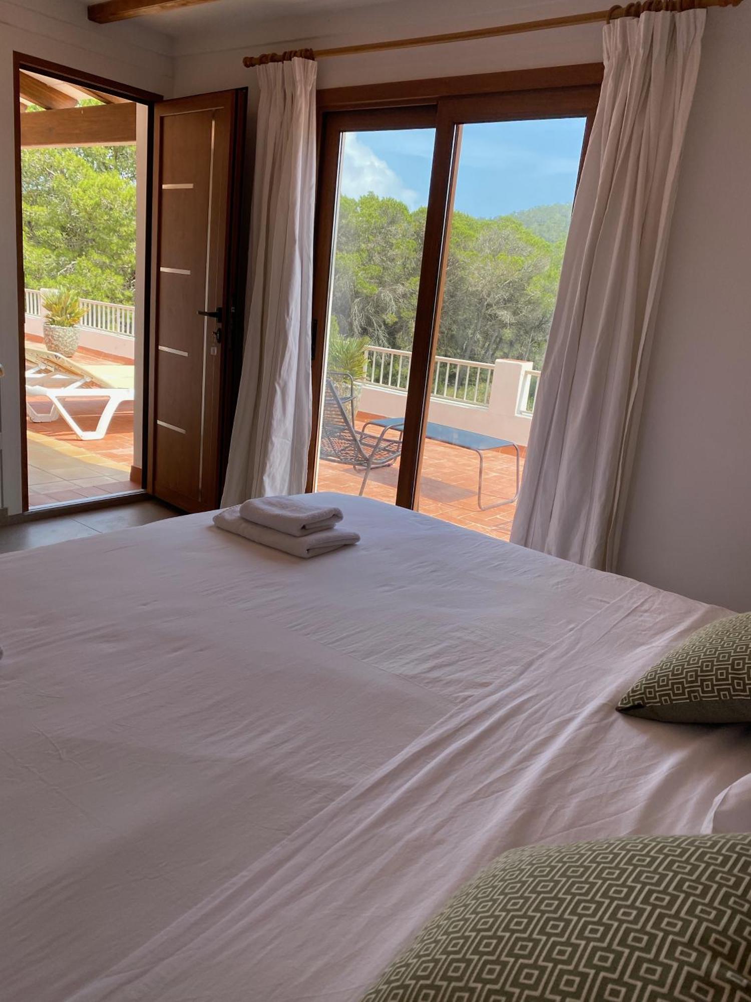 Hostal Restaurante Pou Des Lleo Sant Carles de Peralta Pokoj fotografie