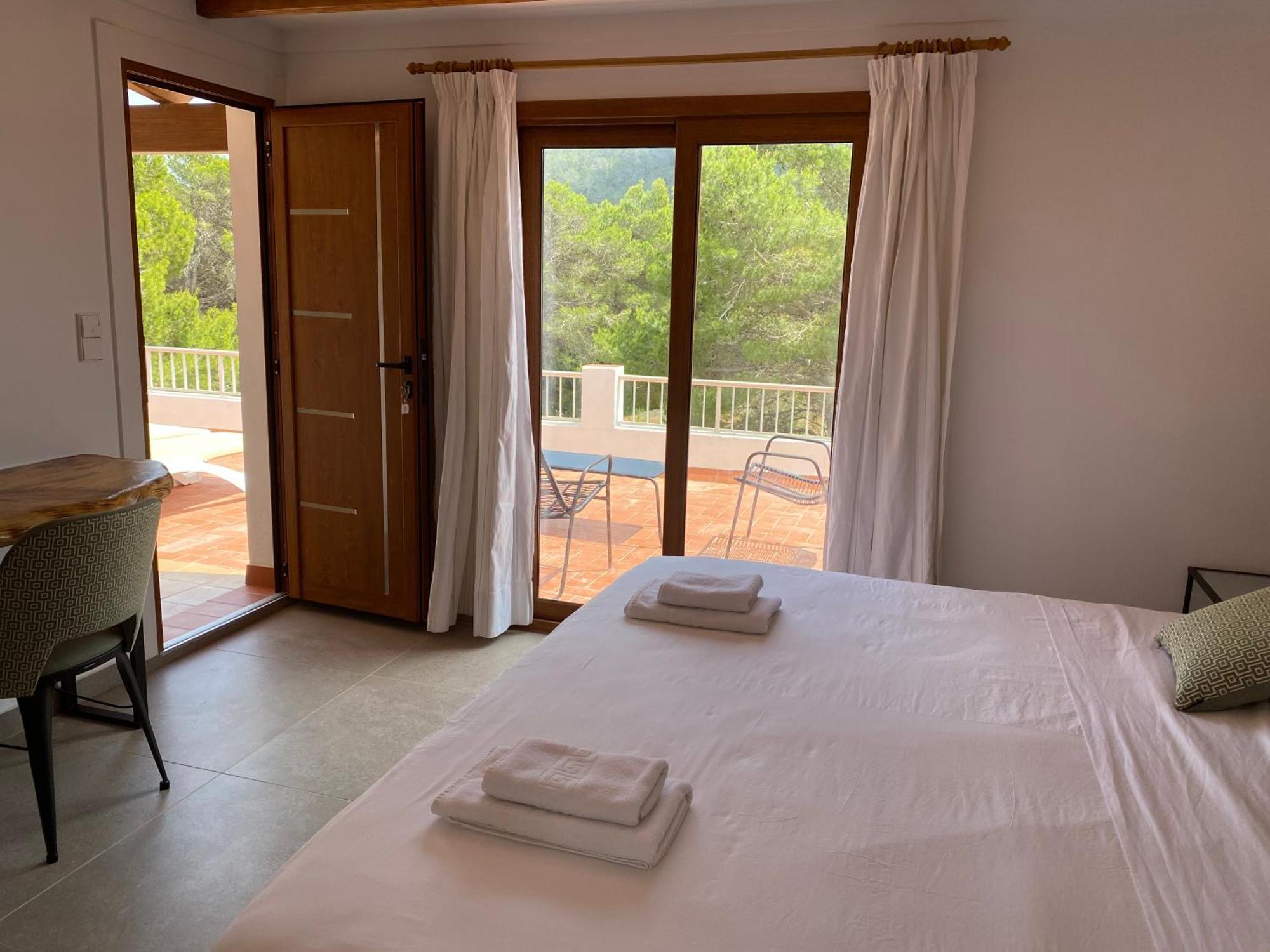 Hostal Restaurante Pou Des Lleo Sant Carles de Peralta Pokoj fotografie