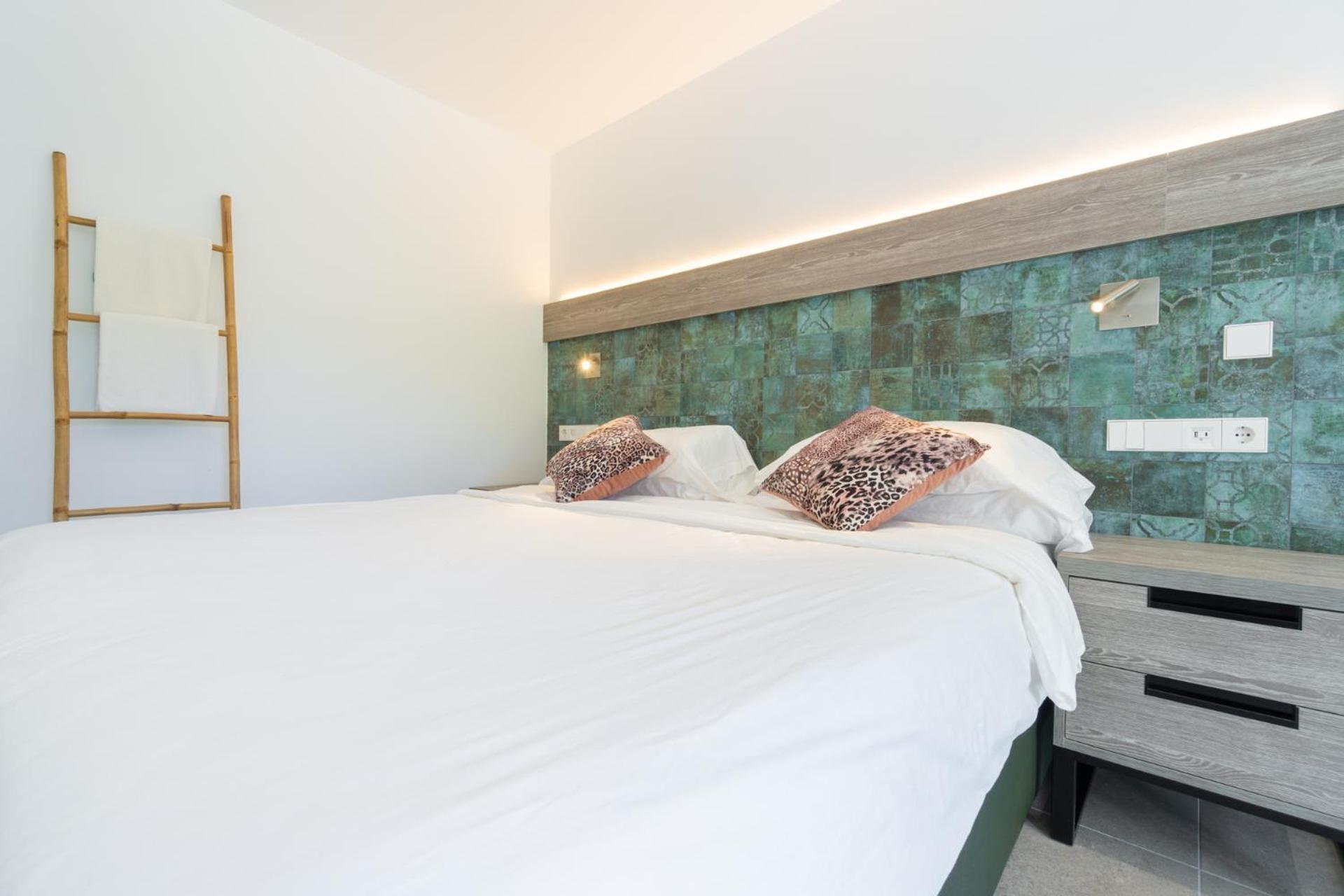 Hostal Restaurante Pou Des Lleo Sant Carles de Peralta Exteriér fotografie